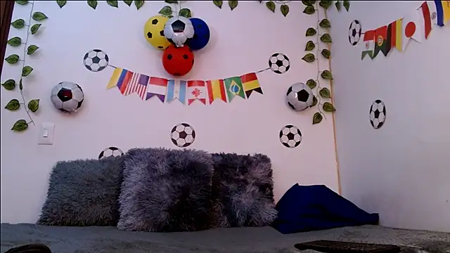 MarillynMorgan online show from July 29, 2026, 6:17 pm