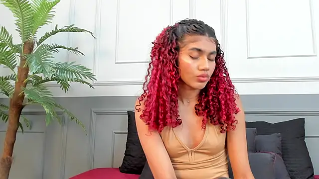 Red Vel  online show from December 18, 2025, 11:16 am