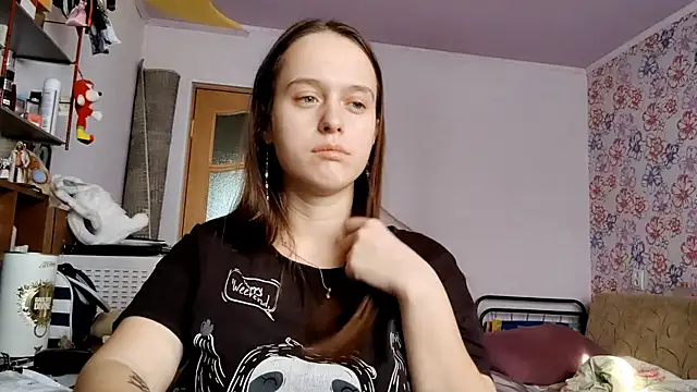 SophieHazely online show from February 12, 2026, 1:33 am