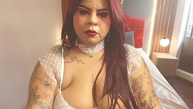 LoveQinn online show from February 11, 2026, 8:03 pm