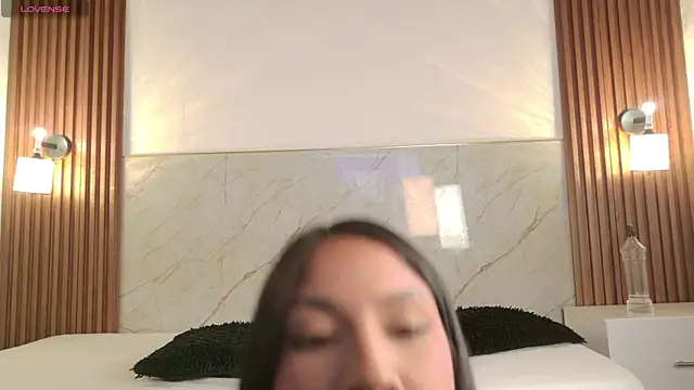 Snapshot of Little_michiko chatting on April 15, 2026, 10:43 pm Little michiko online show from April 15, 2026, 10:43 pm