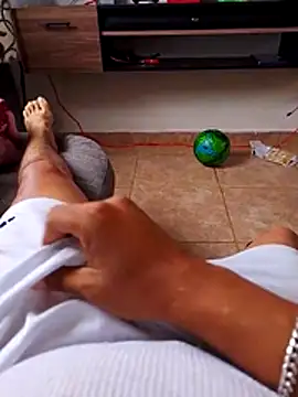 cristian112090 online show from July 20, 2026, 2:41 pm