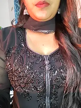Muskan4156 online show from May 5, 2026, 8:17 pm