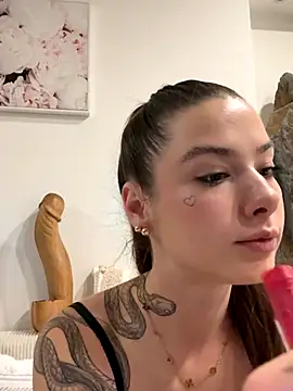 Snapshot of Sugarbellax chatting on December 15, 2025, 5:50 pm Sugarbellax online show from December 15, 2025, 5:50 pm