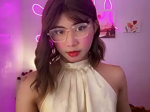 asiantwink0000 online show from June 14, 2026, 6:32 pm