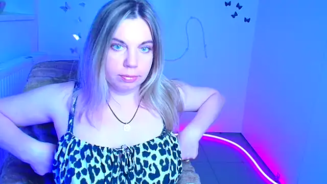 Amanda Swannn online show from May 7, 2026, 11:59 am