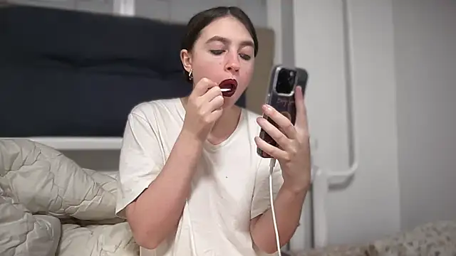 Aphr0ditee online show from March 11, 2026, 7:31 pm