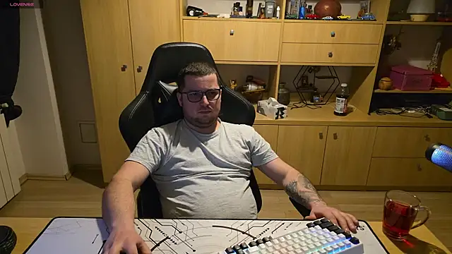 kevinnlovelly online show from March 11, 2026, 7:09 pm