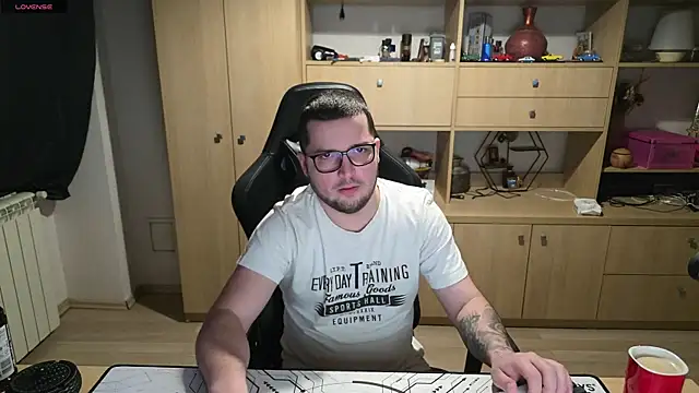 kevinnlovelly online show from March 16, 2026, 10:03 pm