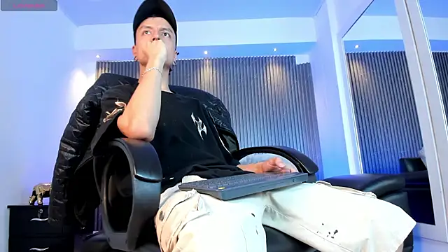 Bastthianxxx online show from December 17, 2025, 7:31 pm