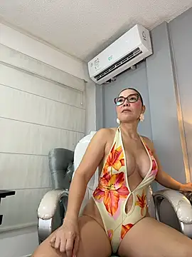 AnnaJaimes online show from June 20, 2026, 10:56 pm
