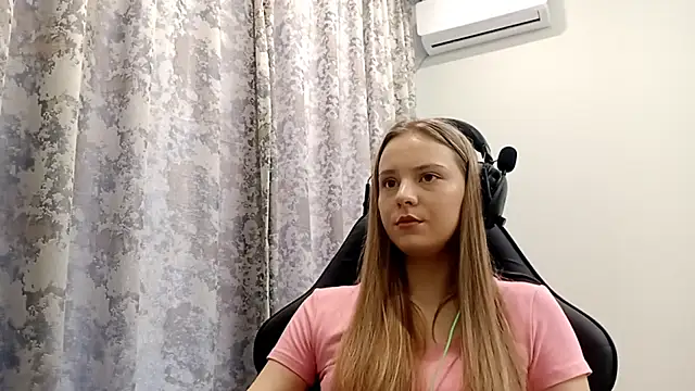 CrackShirker online show from December 16, 2025, 8:08 am