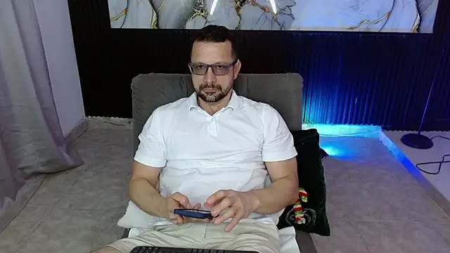 robert poison1 online show from December 5, 2025, 6:26 pm