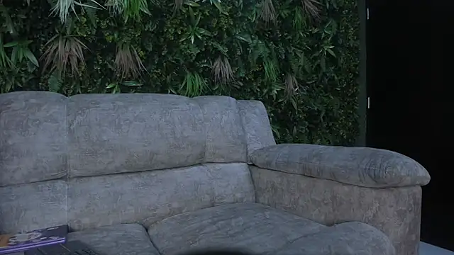 ObsidianOrchid online show from December 4, 2025, 12:03 pm