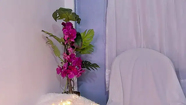 Katee Crownn online show from January 6, 2026, 3:54 am