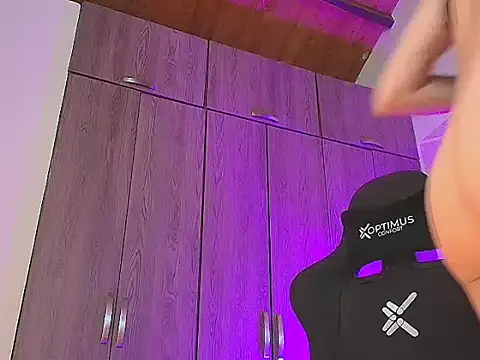 Doll Dollys  online show from December 5, 2025, 1:36 am