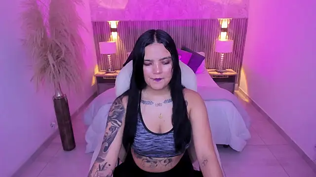 Snapshot of Allyson_brown_ chatting on December 18, 2025, 7:31 pm Allyson brown online show from December 18, 2025, 7:31 pm