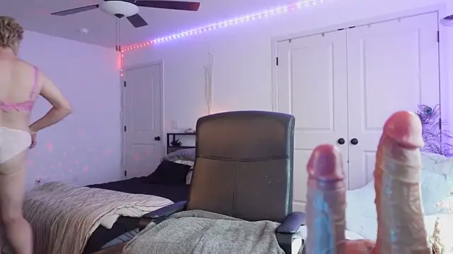 Mona The MILF online show from December 3, 2025, 8:18 pm