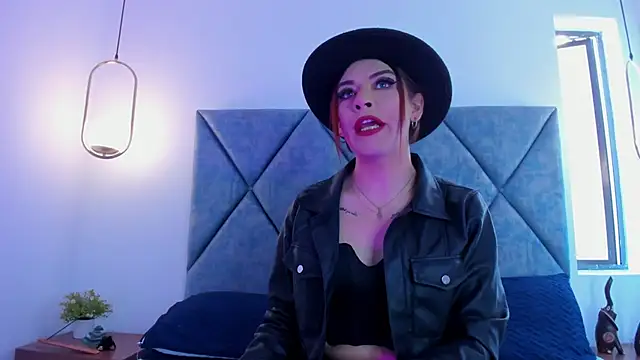 Lilith Zamara  online show from December 1, 2025, 2:44 pm