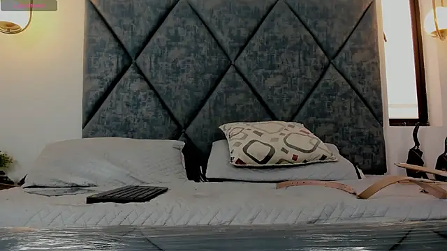 Lilith Zamara  online show from December 19, 2025, 2:24 pm