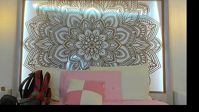 Lilith Zamara  online show from February 5, 2026, 2:43 pm