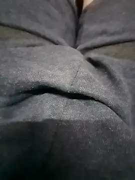 tratranztranz4 online show from November 28, 2025, 2:36 am