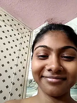 Cute diya023 online show from May 4, 2026, 5:58 am