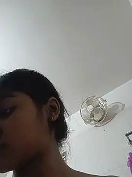Cute diya023 online show from June 14, 2026, 1:46 pm