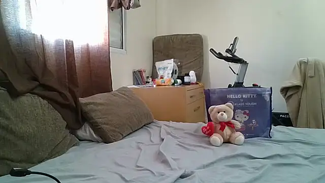 GabriellaManhas online show from August 5, 2026, 4:43 pm