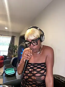 thesacredslut online show from February 18, 2026, 8:27 pm