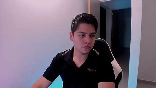 Asta YunoXXX online show from June 5, 2026, 1:01 am