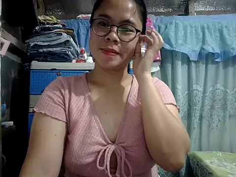 xxdreamgirl69 online show from May 6, 2026, 10:26 pm