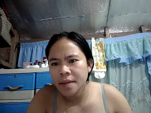 xxdreamgirl69 online show from June 17, 2026, 10:43 pm
