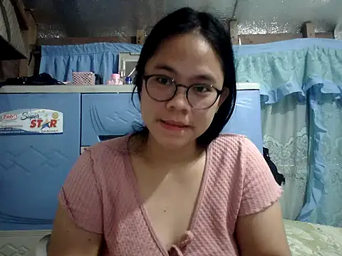 xxdreamgirl69 online show from June 19, 2026, 11:08 pm