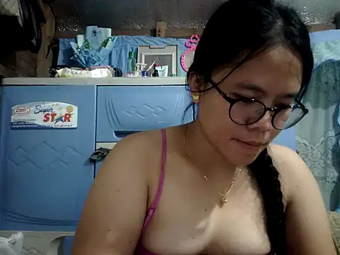 xxdreamgirl69 online show from June 21, 2026, 10:18 am