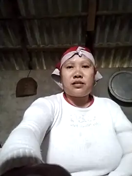 Snapshot of LeoPet2x chatting on March 4, 2026, 4:40 am LeoPet2x online show from March 4, 2026, 4:40 am