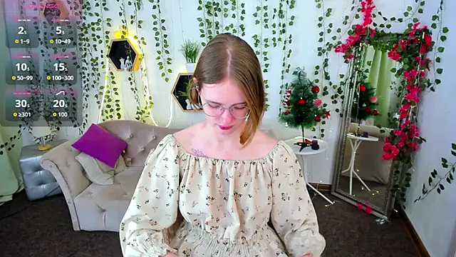 Mia Mooore online show from December 14, 2025, 1:38 pm