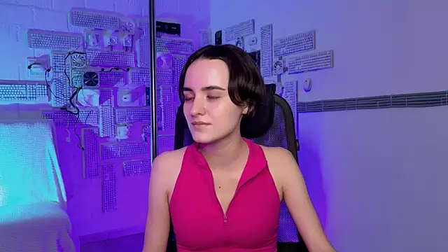 Snapshot of KateWillows chatting on November 30, 2025, 8:18 am KateWillows online show from November 30, 2025, 8:18 am