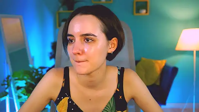 Snapshot of KateWillows chatting on December 18, 2025, 4:18 am KateWillows online show from December 18, 2025, 4:18 am