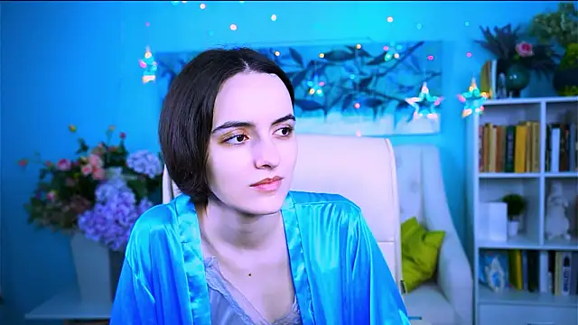 Snapshot of KateWillows chatting on February 9, 2026, 4:05 am KateWillows online show from February 9, 2026, 4:05 am