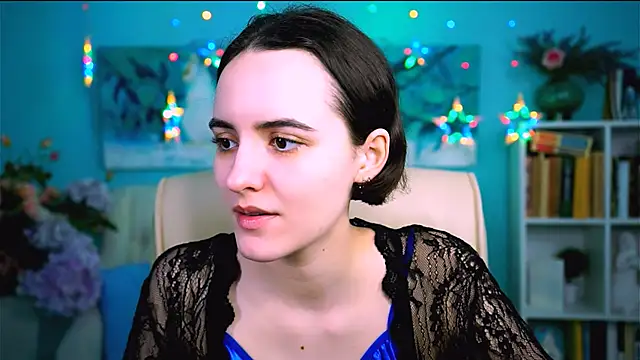 Snapshot of KateWillows chatting on February 22, 2026, 4:57 am KateWillows online show from February 22, 2026, 4:57 am