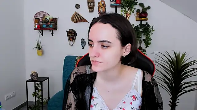 Snapshot of KateWillows chatting on March 12, 2026, 4:51 am KateWillows online show from March 12, 2026, 4:51 am