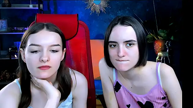 KateWillows online show from May 4, 2026, 8:54 am