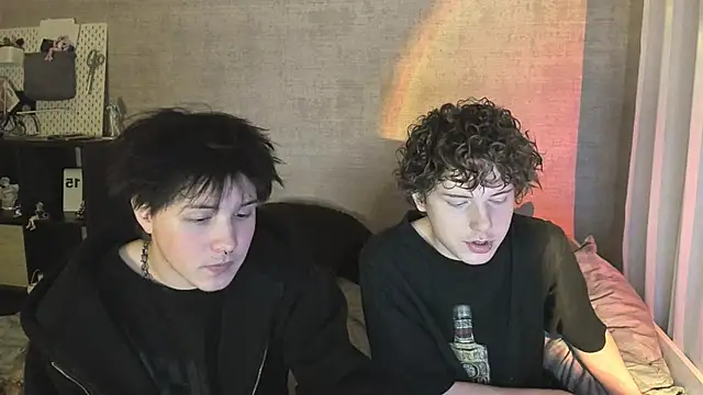 miya meow miku online show from January 18, 2026, 7:17 pm