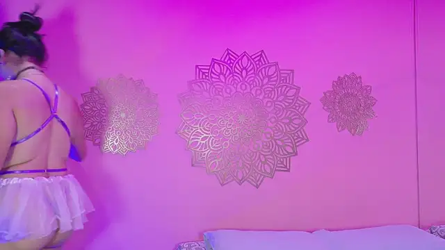 MarianaMontezz online show from July 29, 2026, 8:07 pm