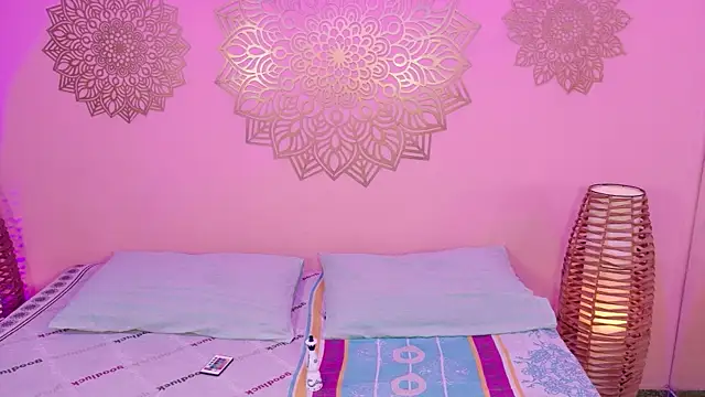 MarianaMontezz online show from August 4, 2026, 8:22 pm