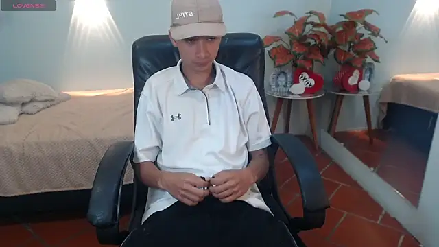 LucassSmith11 online show from December 4, 2025, 11:41 am