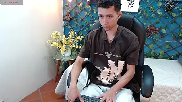 LucassSmith11 online show from July 10, 2026, 3:33 am