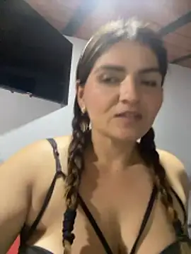 RosaliaVicky online show from January 11, 2026, 1:32 am