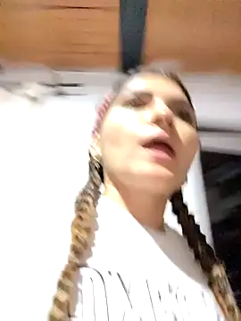 RosaliaVicky online show from February 5, 2026, 2:16 am